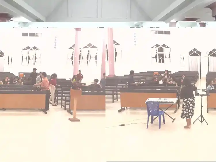 Penggunaan Injil Lukas Bahasa Padoe pada ibadah Persekutuan Remaja Jemaat Eben Haezer Mayakeli